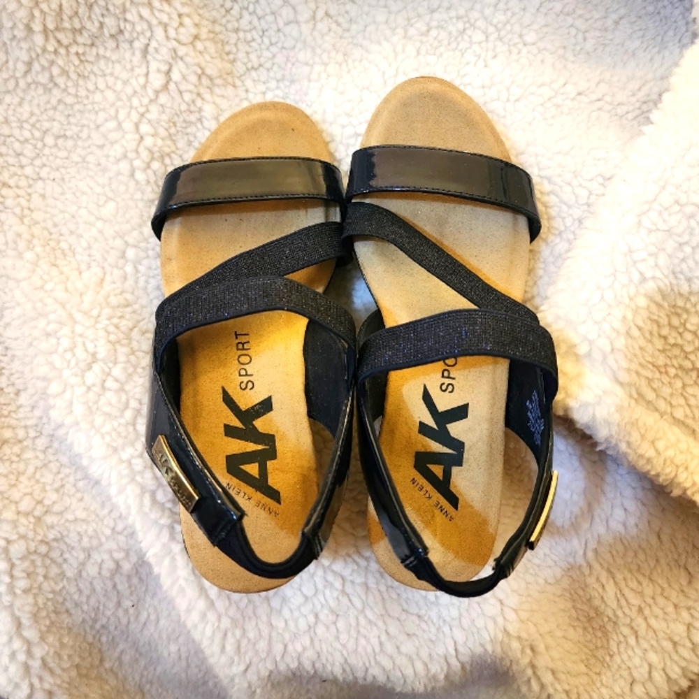 Size 6 Ann Klein Sport wedges